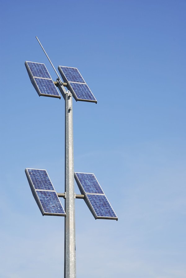 Installation de panneaux solaires à fougères avec sunwest